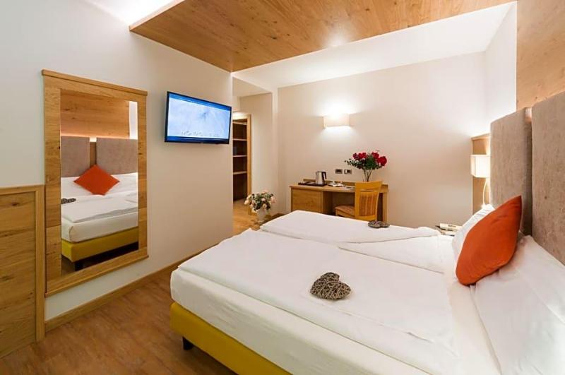 Hotel Ambassador image
