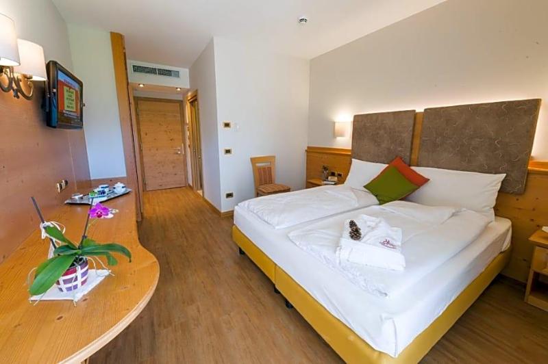 Hotel Ambassador image
