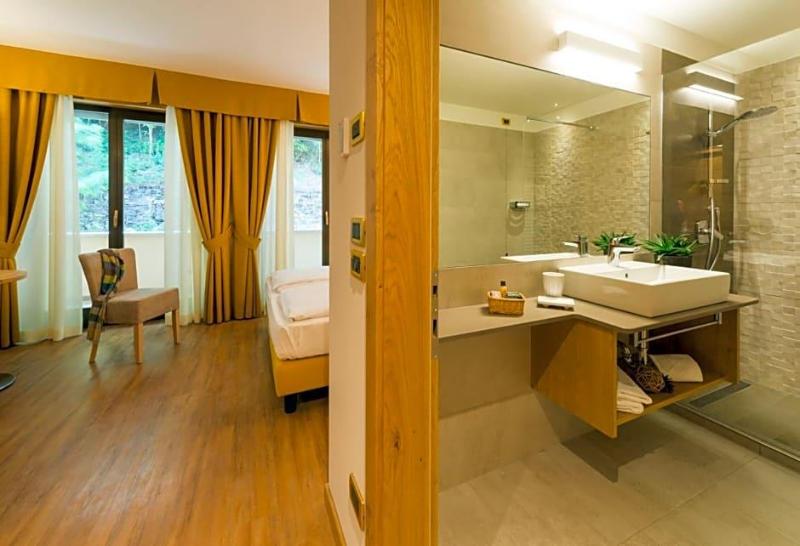 Hotel Ambassador image
