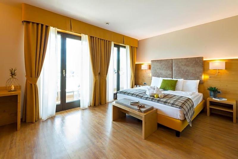 Hotel Ambassador image