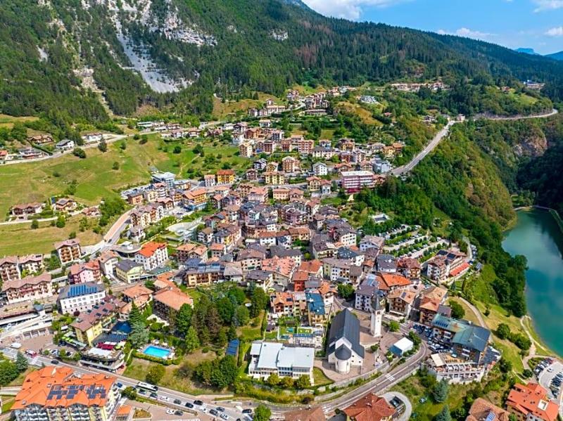 Hotel Lory Molveno Dolomiti image