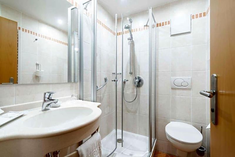 Hotel Brauerei Gasthof Hv Hn image