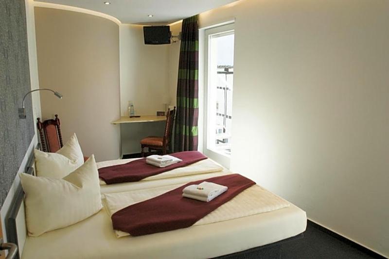 Hotel Am Schloss image