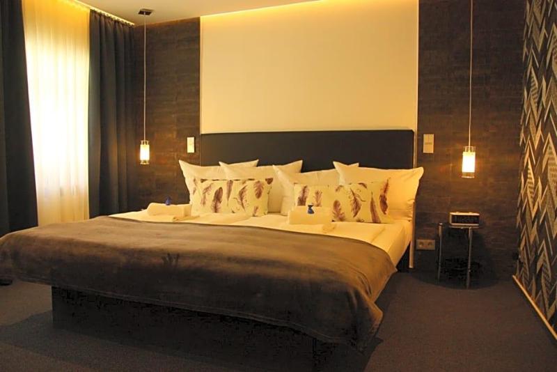 Hotel Am Schloss image