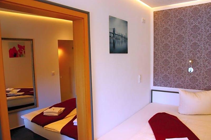 Hotel Am Schloss image