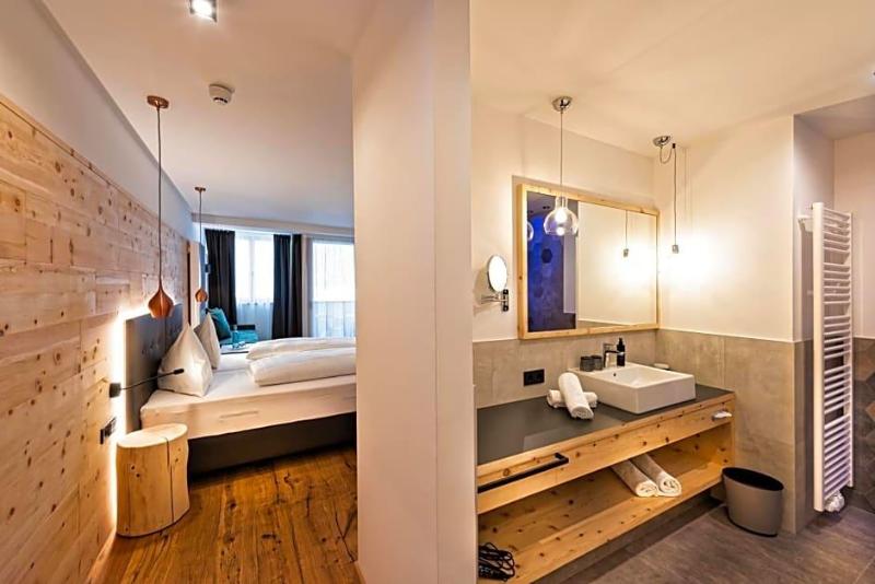 Hotel Zum Mohren image
