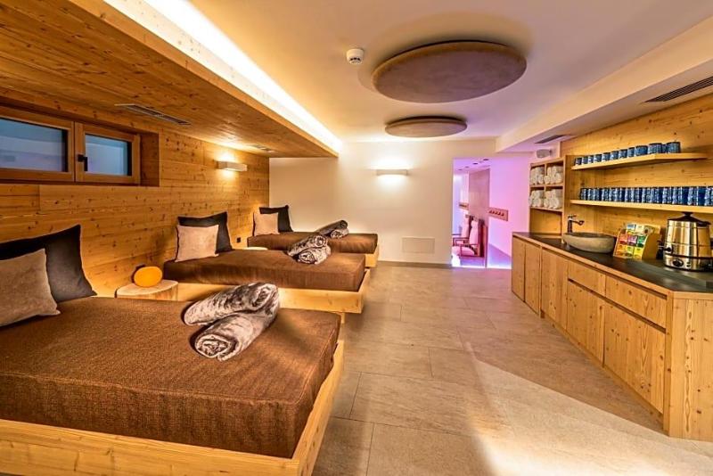Hotel Zum Mohren image
