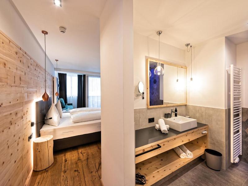 Hotel Zum Mohren image