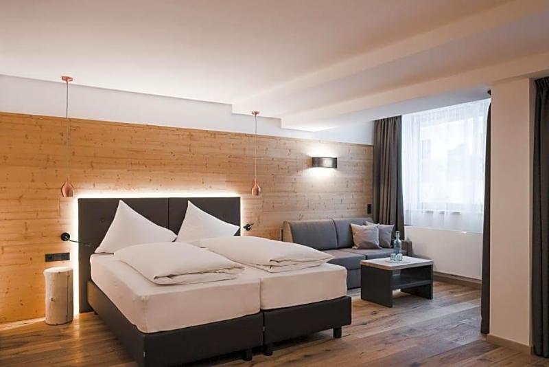 Hotel Zum Mohren image