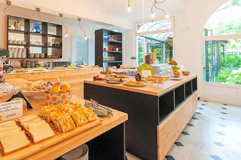 Hotel Melograno image