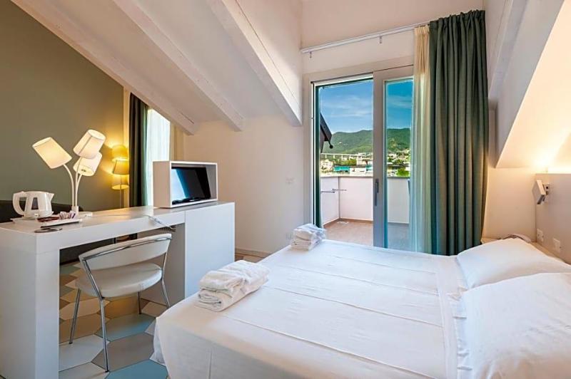 Hotel Melograno image