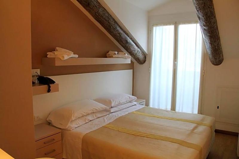 Hotel Melograno image
