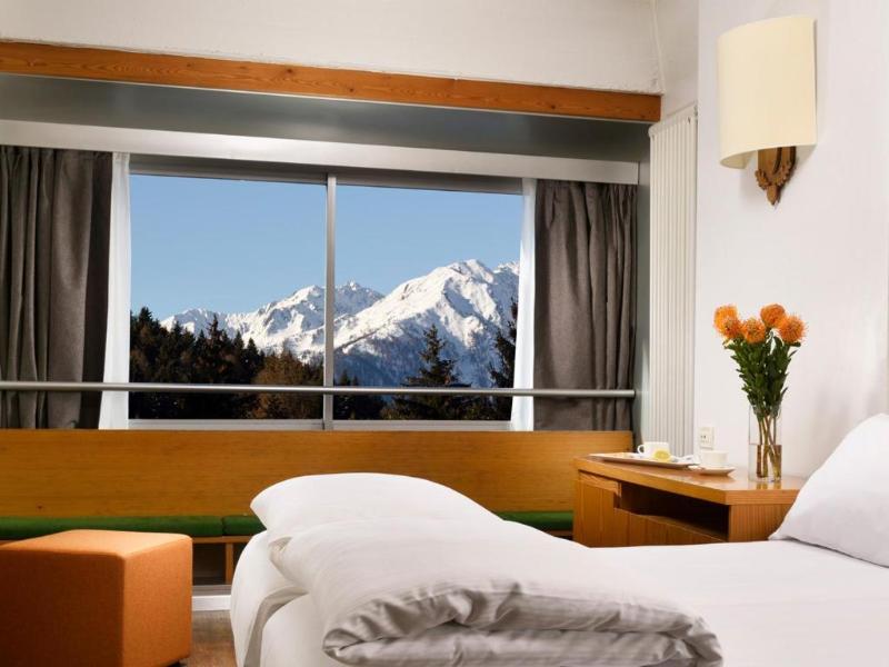 TH 1400 Hotel image
