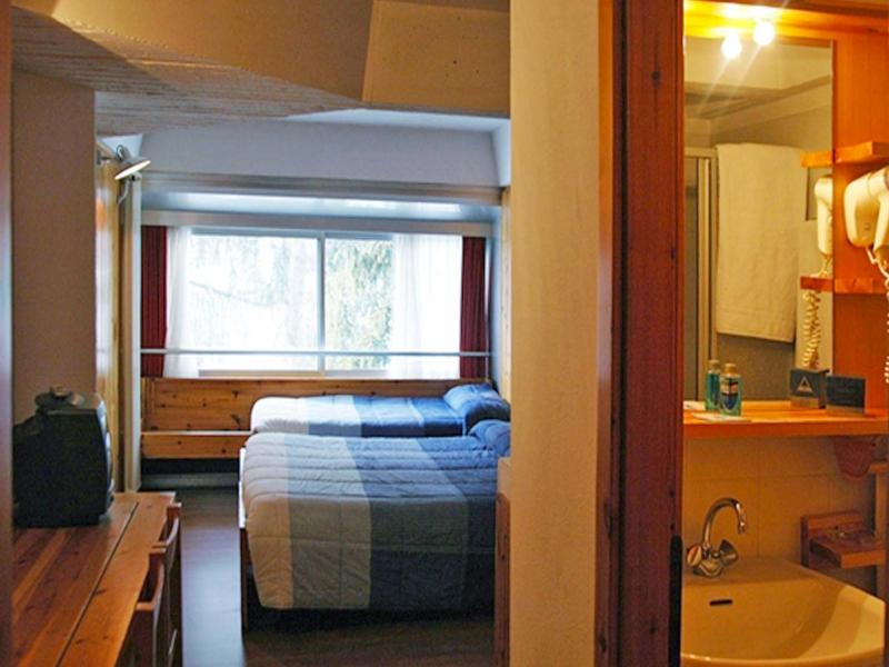 TH 1400 Hotel image