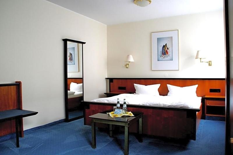 City Hotel By Celina image