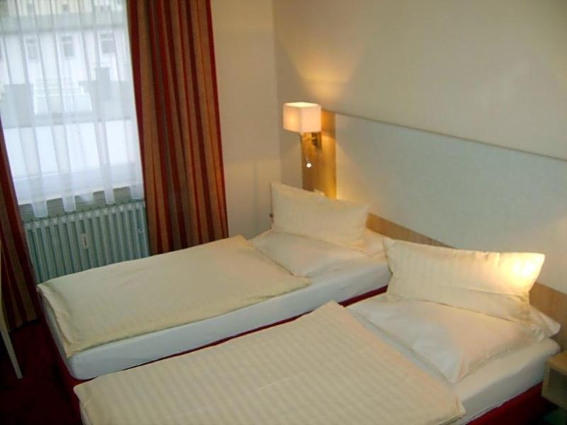 City Hotel By Celina image