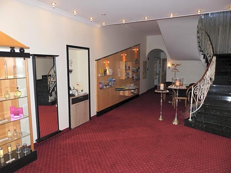 City Hotel By Celina image