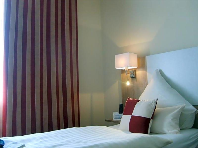 City Hotel By Celina image