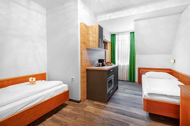 Schieners Hotel Apfelhof Apartments image