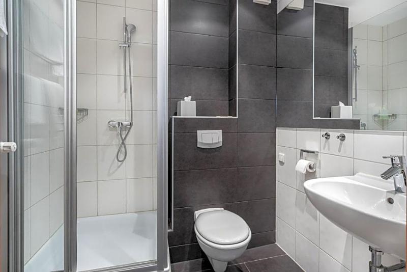 Schieners Hotel Apfelhof Apartments image