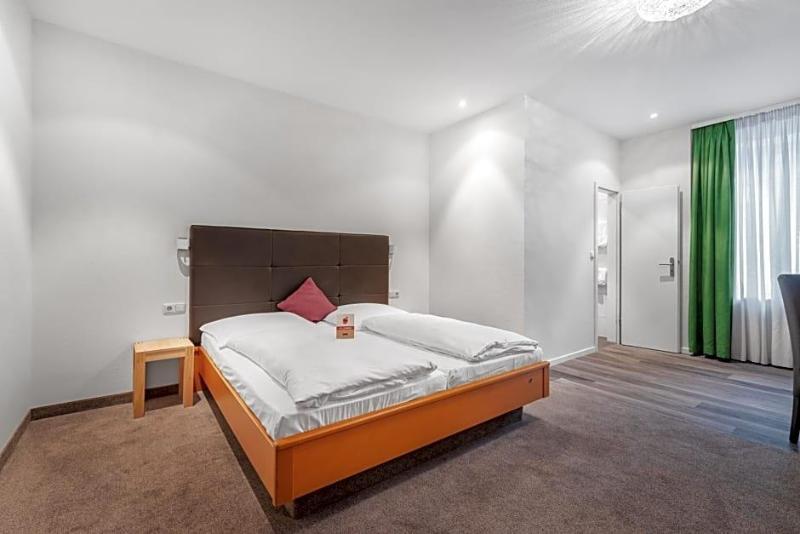 Schieners Hotel Apfelhof Apartments image