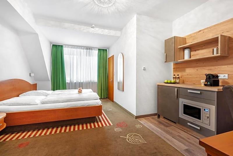 Schieners Hotel Apfelhof Apartments image