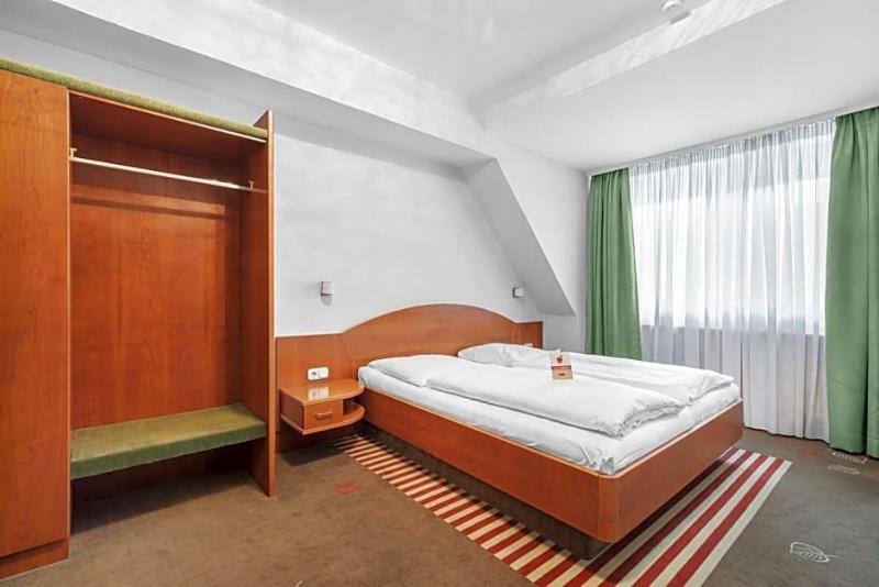Schieners Hotel Apfelhof Apartments image