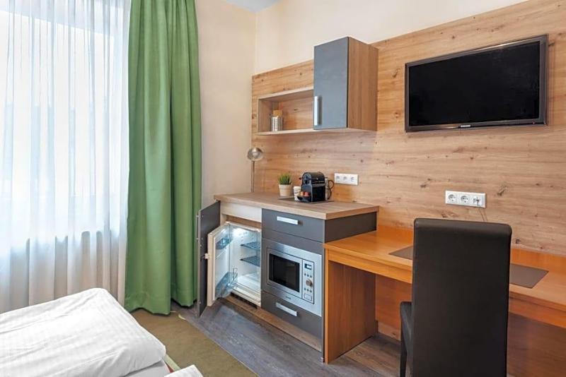 Schieners Hotel Apfelhof Apartments image
