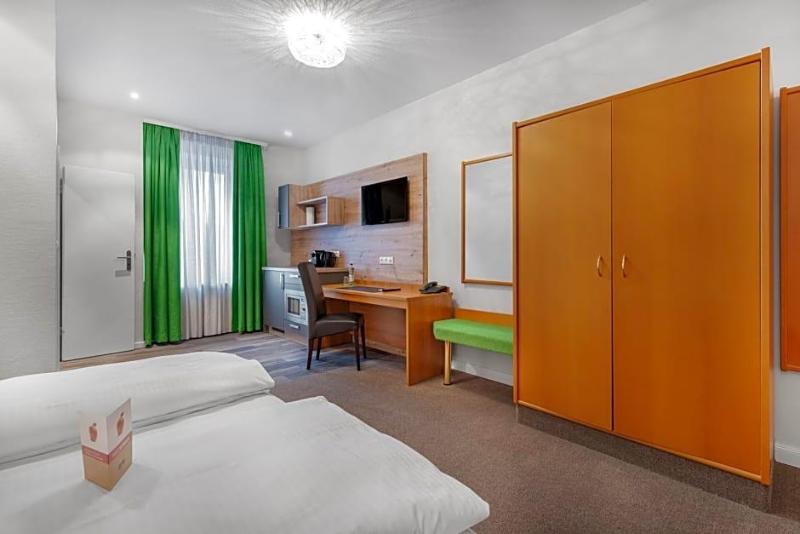 Schieners Hotel Apfelhof Apartments image