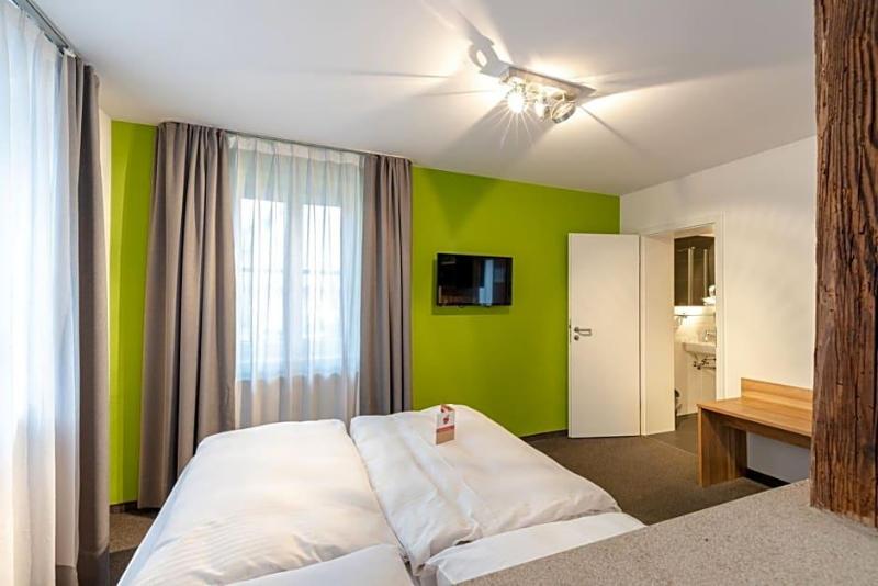 Schieners Hotel Apfelhof Apartments image