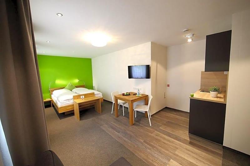 Schieners Hotel Apfelhof Apartments image