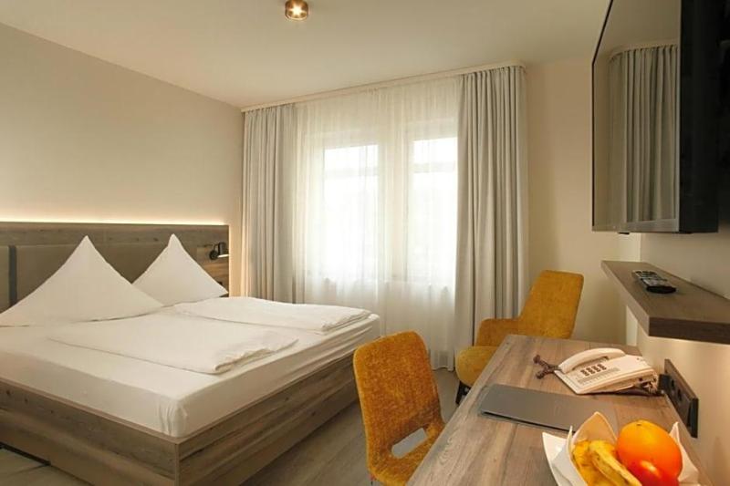 Hotel Restaurant Sonne image