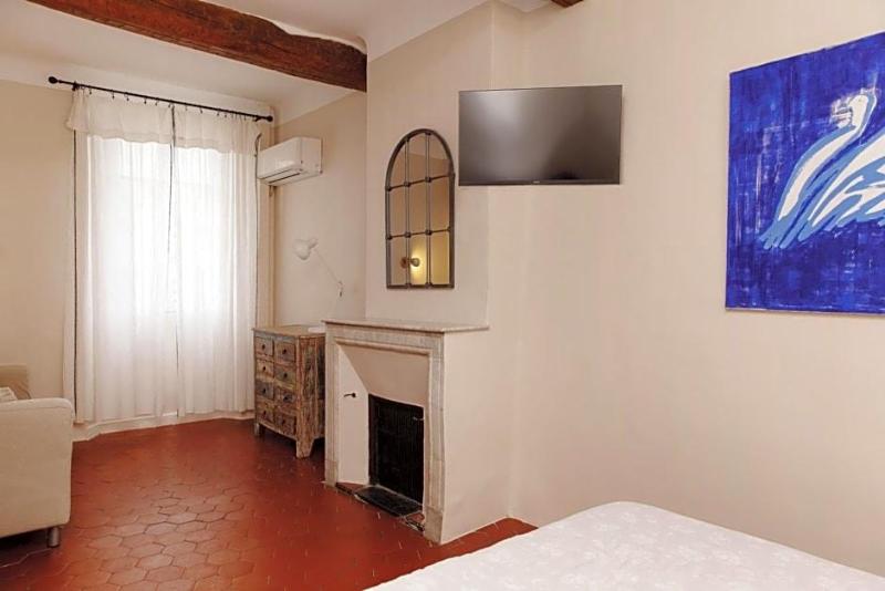 Coq Hotel image