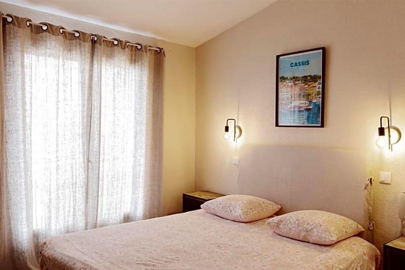 Coq Hotel image