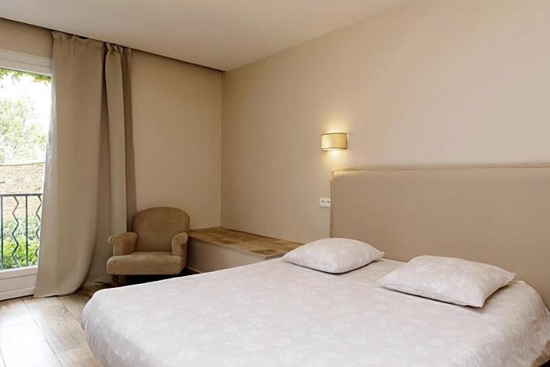 Coq Hotel image