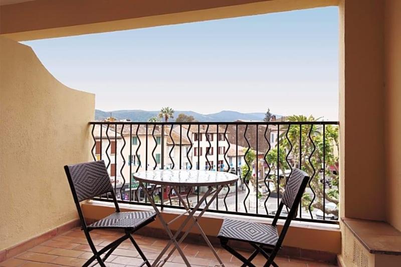 Coq Hotel image