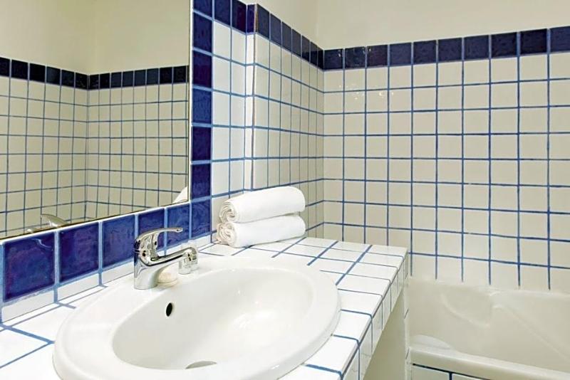 Coq Hotel image