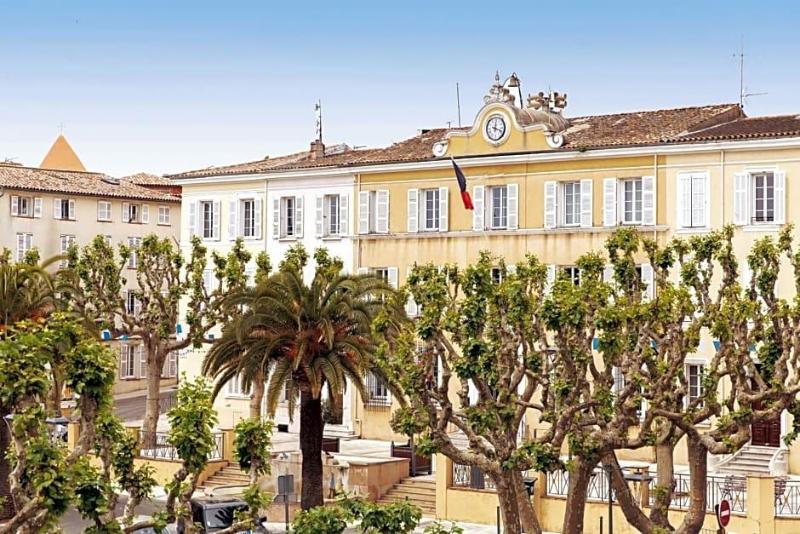 Coq Hotel image