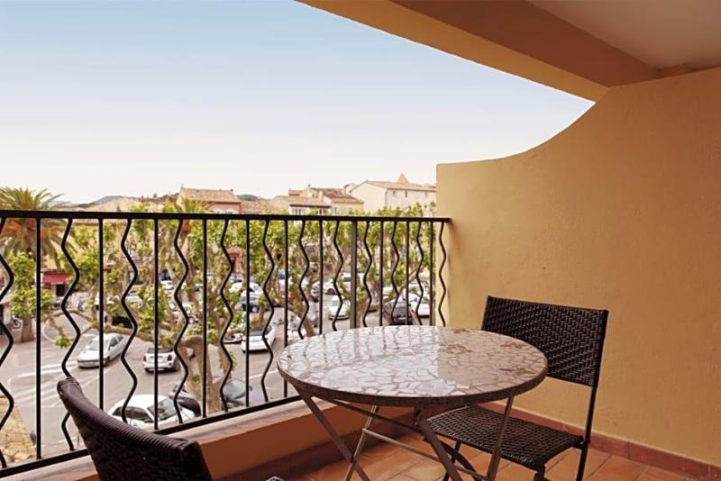 Coq Hotel image