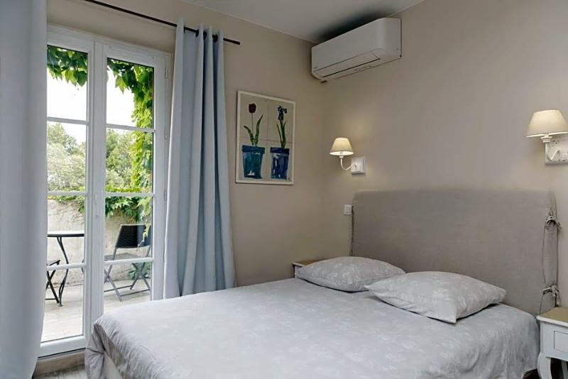 Coq Hotel image