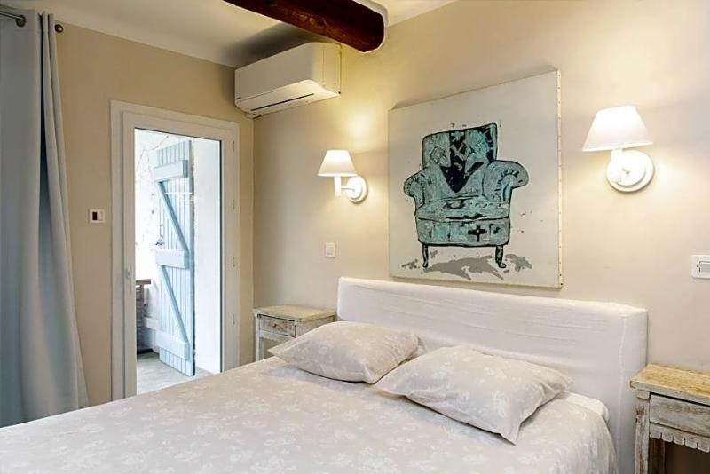 Coq Hotel image