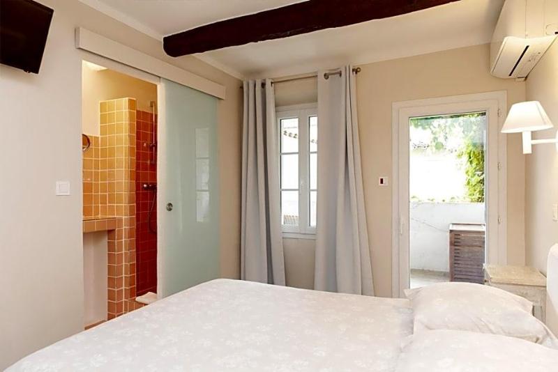 Coq Hotel image