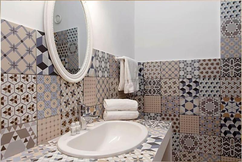 Coq Hotel image