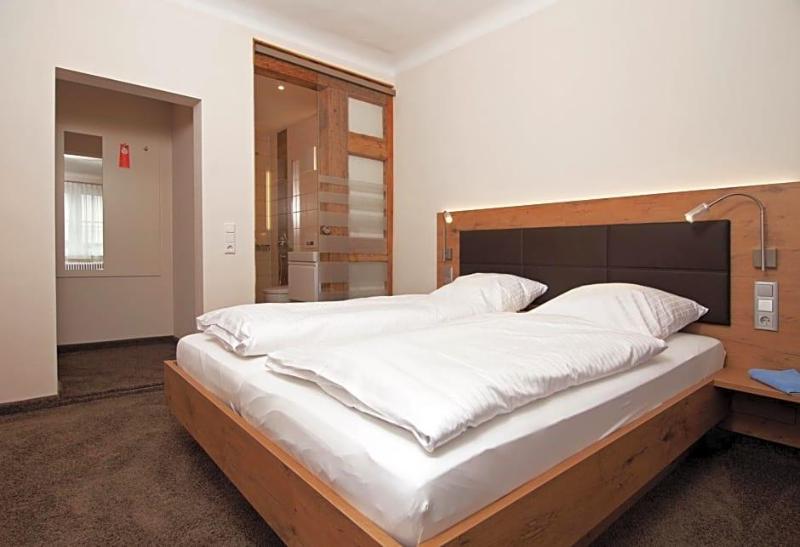 Gasthof Landhotel Hirsch image