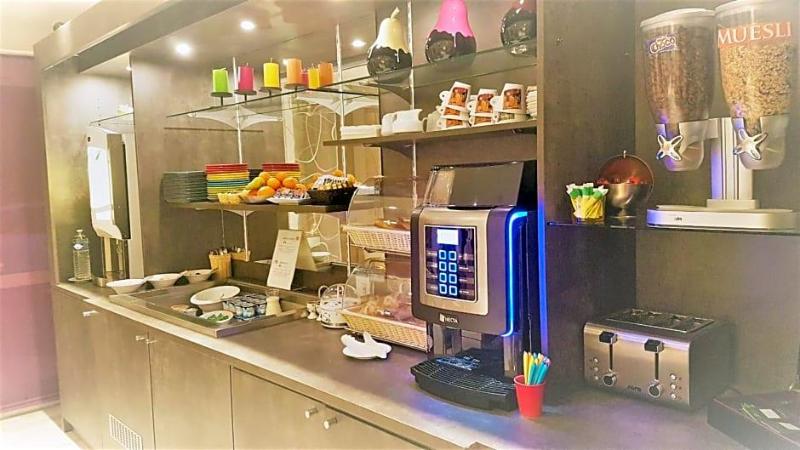 Hv Tel Restaurant L Evidence — general view