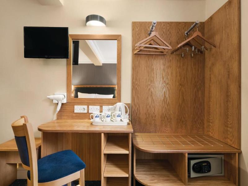 Days Inn London Hyde Park image