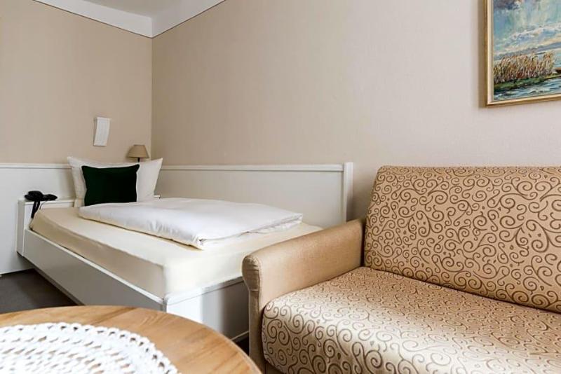 Hotel Lv Wen Weinstube image