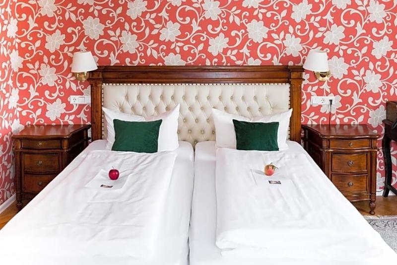 Hotel Lv Wen Weinstube image