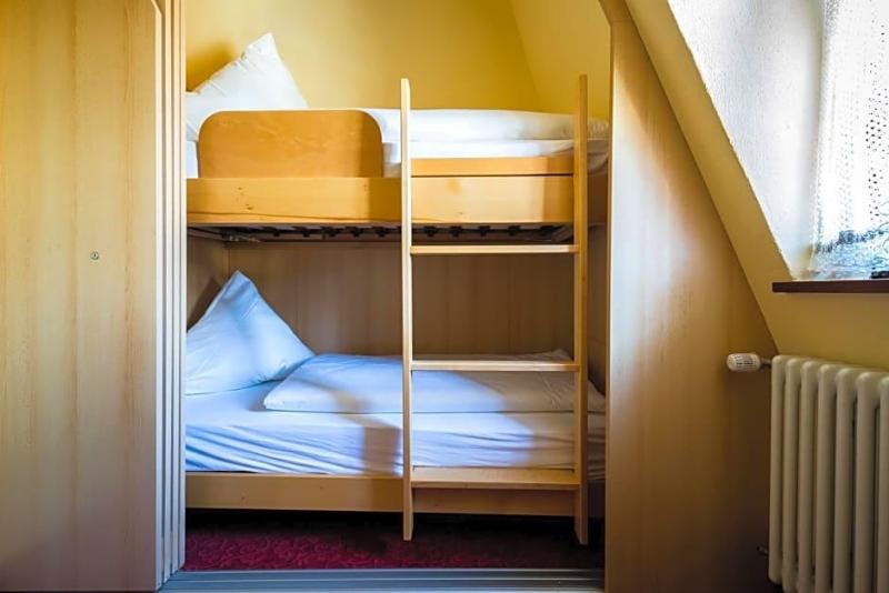 Hotel Lv Wen Weinstube image