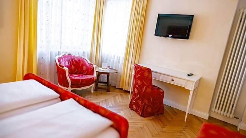 Hotel Lv Wen Weinstube image